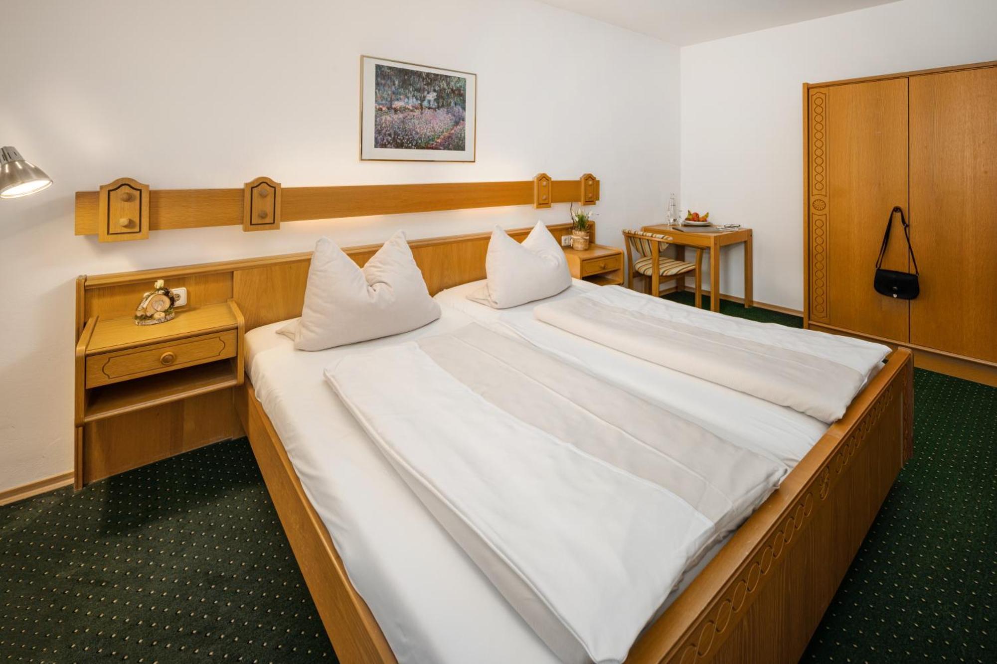 Hotel Zur Post Bad Abbach Rum bild