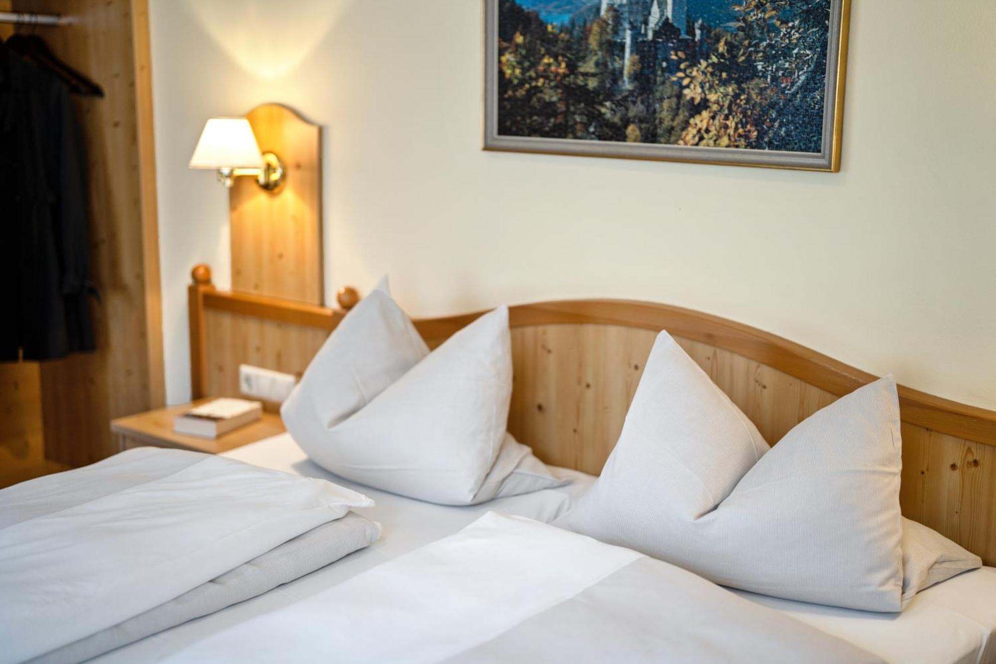 Hotel Zur Post Bad Abbach Rum bild